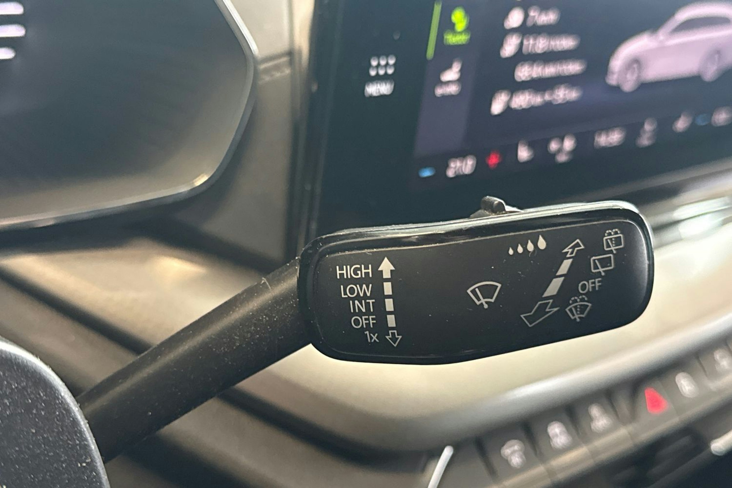 valkoinen Skoda Octavia 2021 kuva 23.