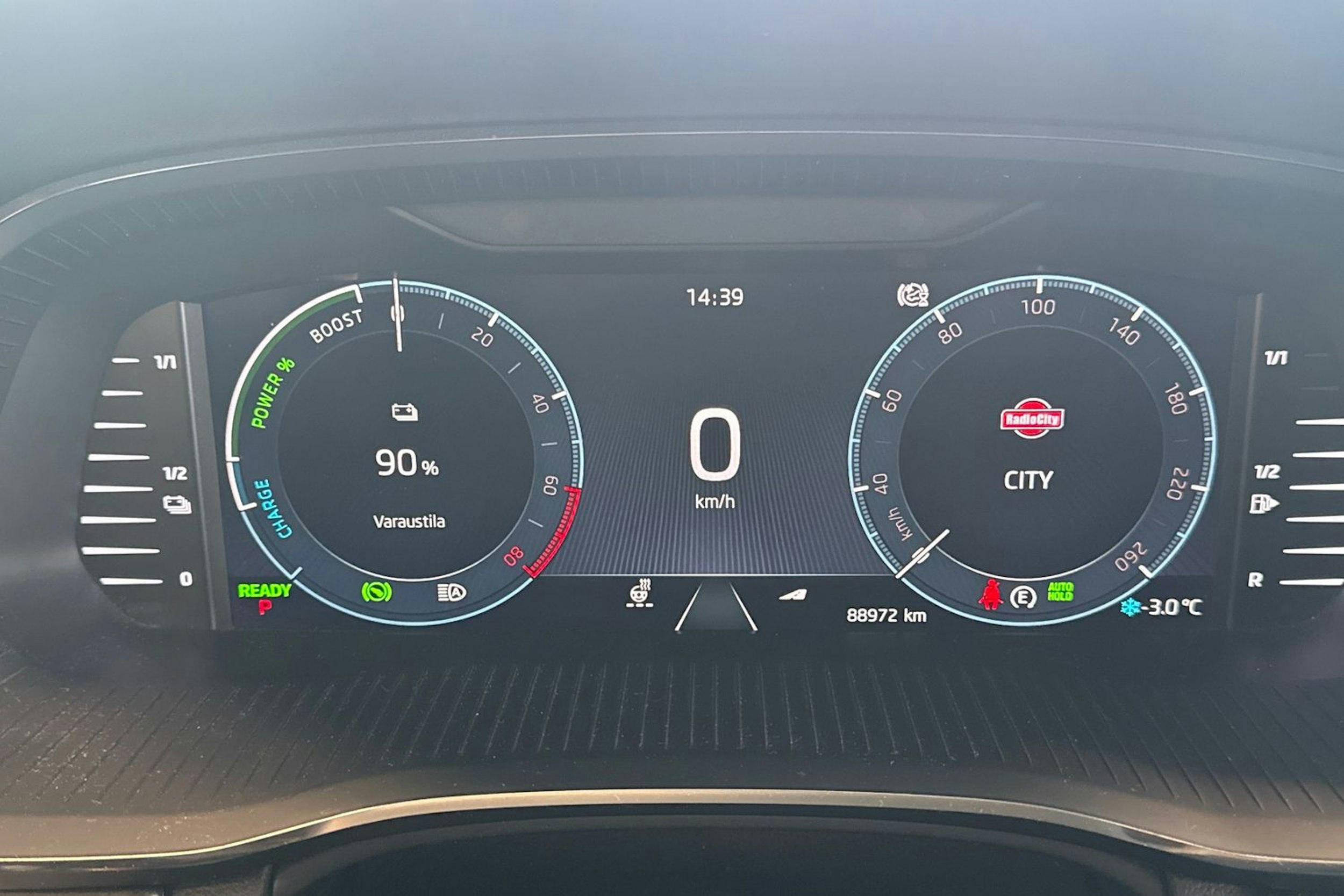 valkoinen Skoda Octavia 2021 kuva 25.