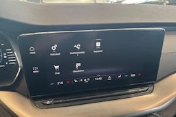 valkoinen Skoda Octavia 2021 kuva 28.