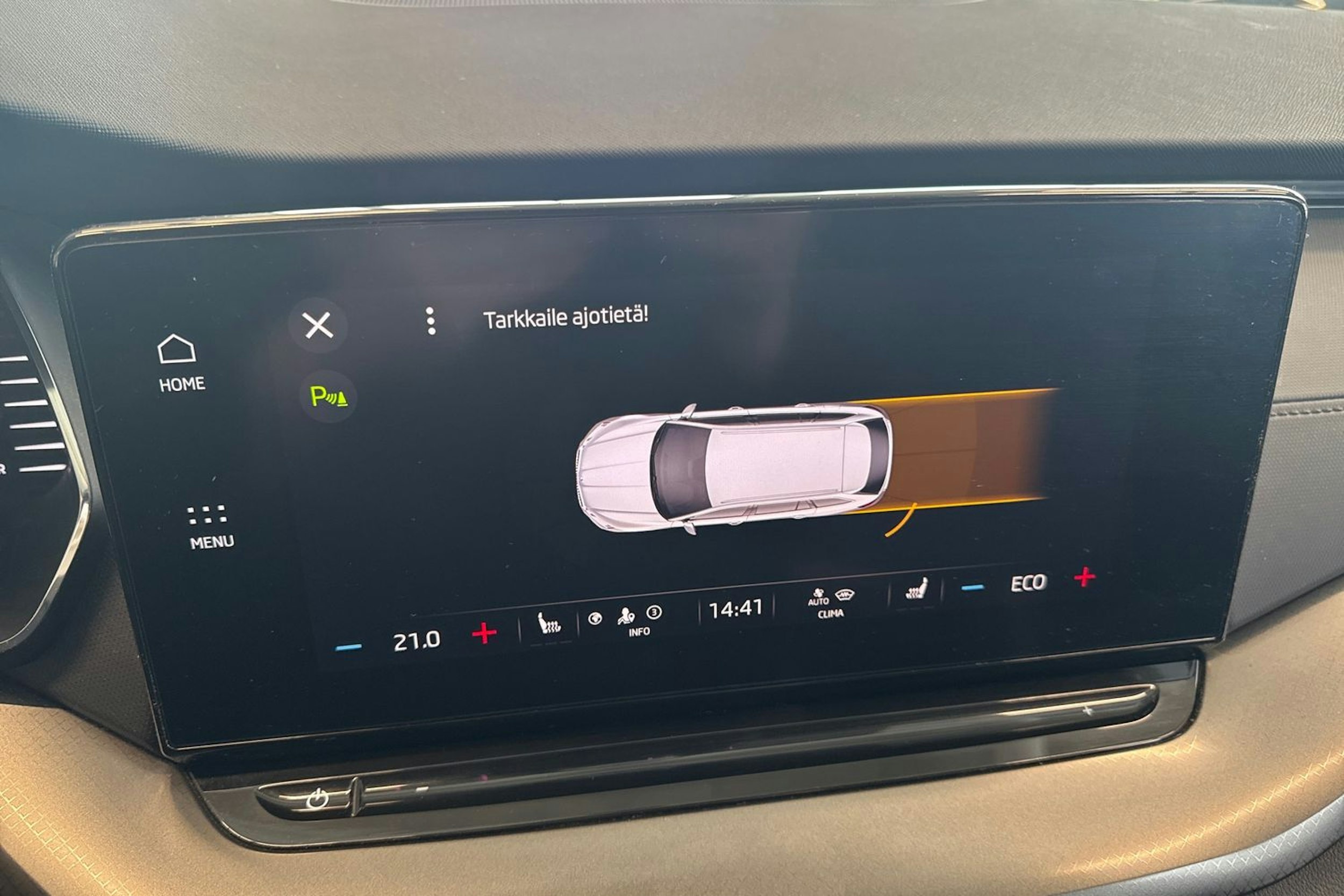 valkoinen Skoda Octavia 2021 kuva 33.