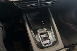 valkoinen Skoda Octavia 2021 kuva 34.