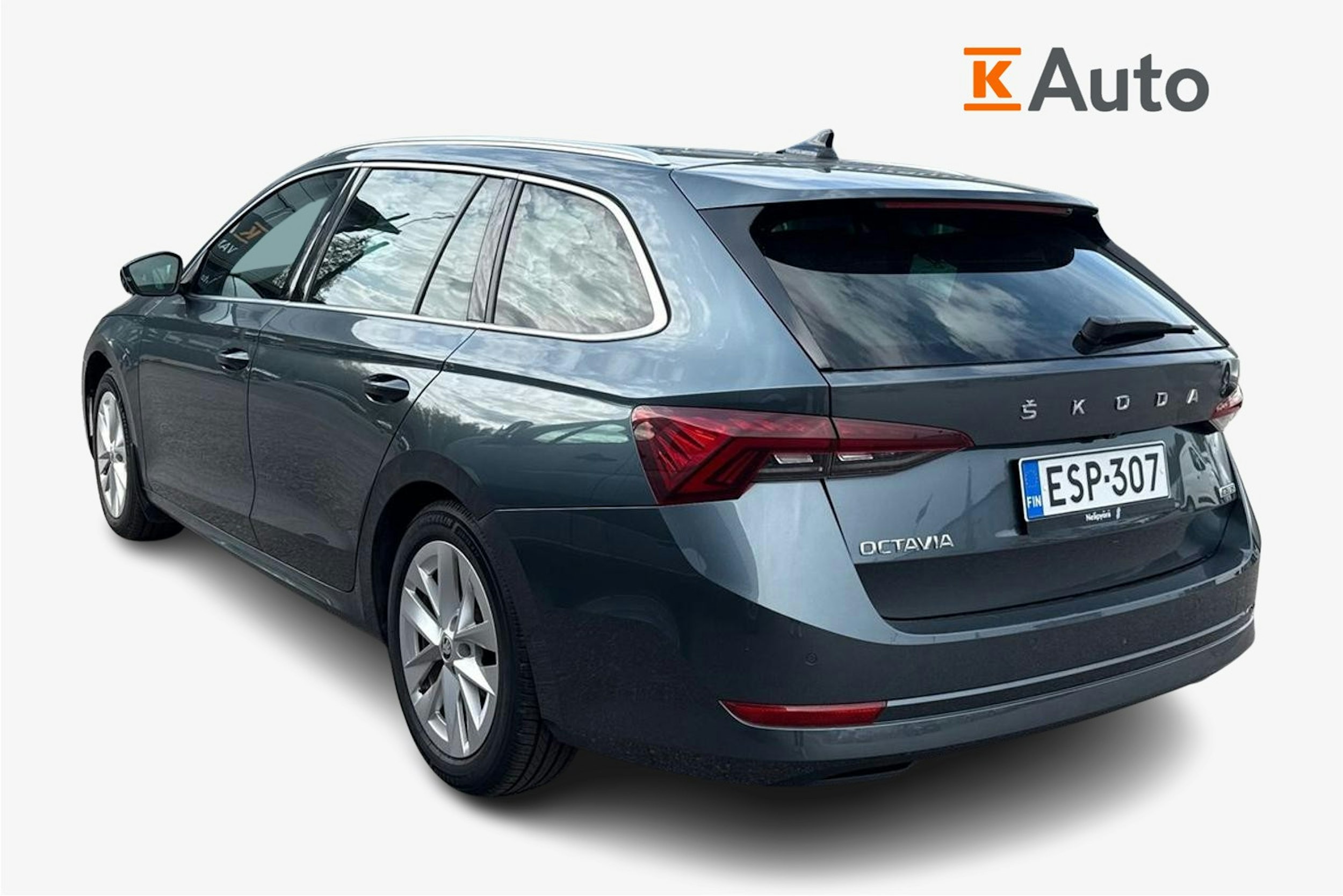 harmaa Skoda Octavia 2021 kuva 2.