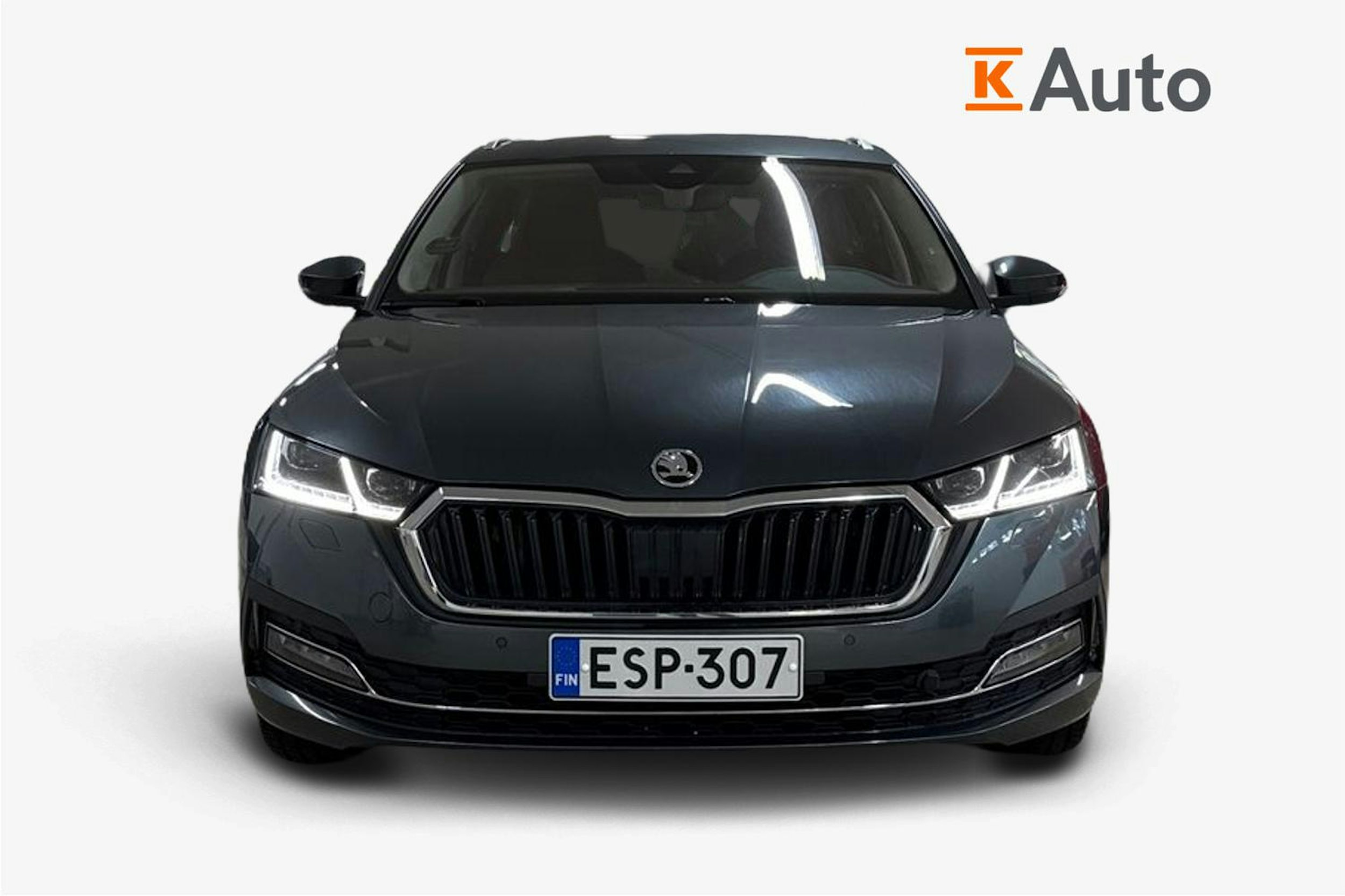 harmaa Skoda Octavia 2021 kuva 5.