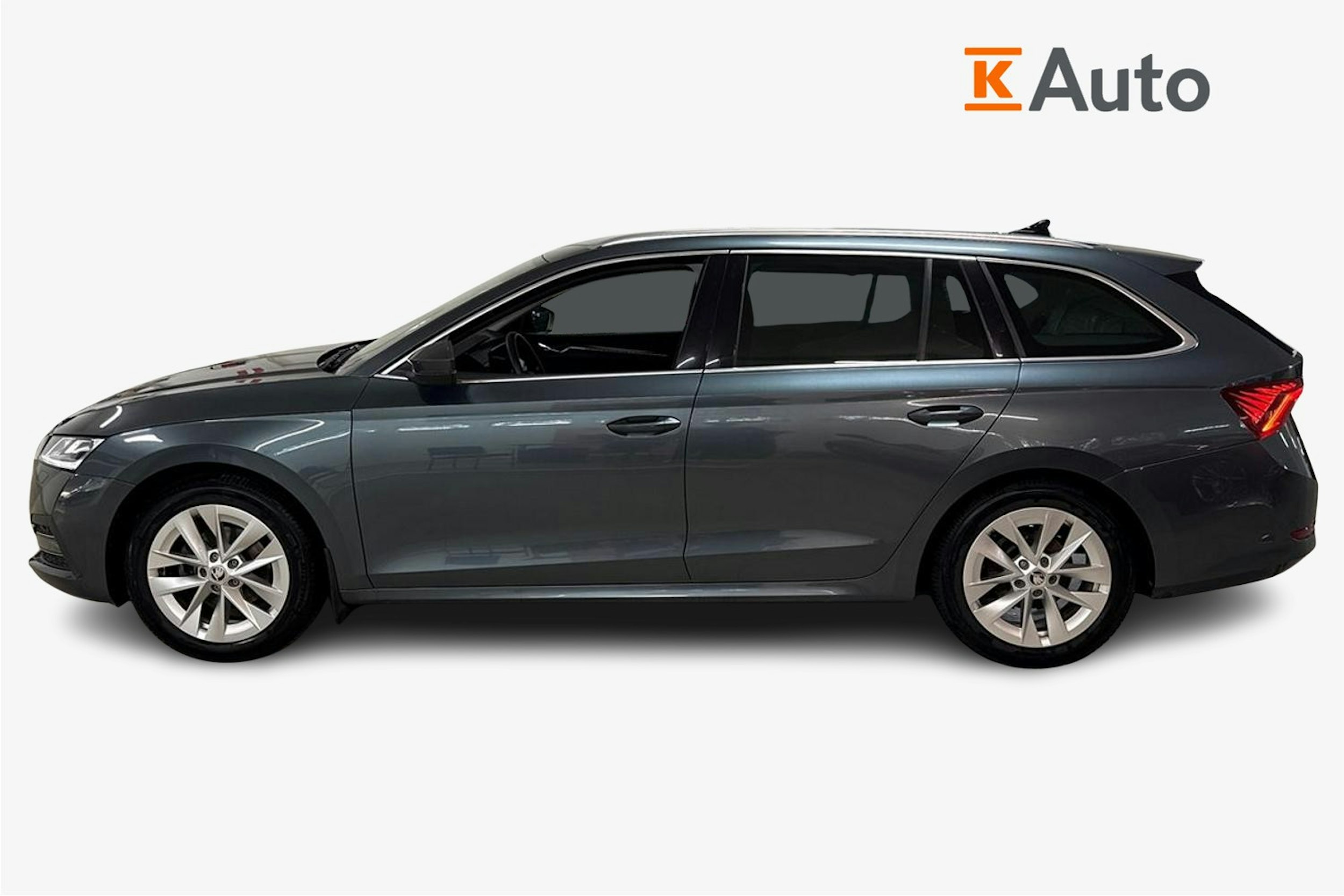 harmaa Skoda Octavia 2021 kuva 6.