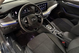 harmaa Skoda Octavia 2021 kuva 7.