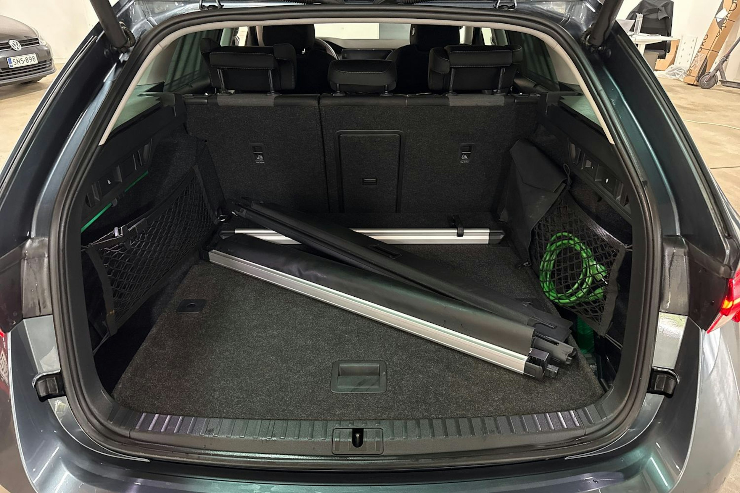 harmaa Skoda Octavia 2021 kuva 14.