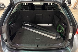 harmaa Skoda Octavia 2021 kuva 14.
