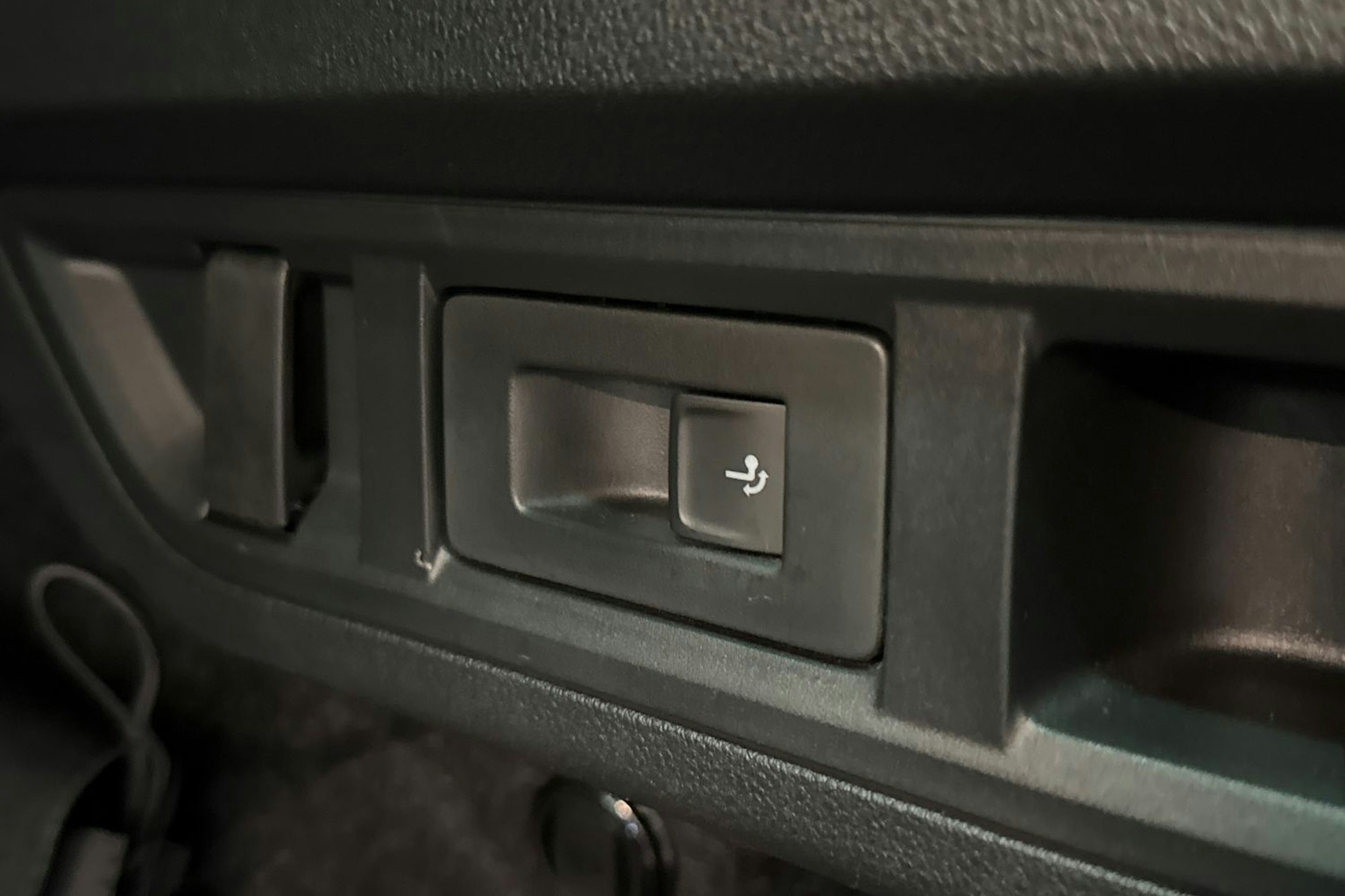 harmaa Skoda Octavia 2021 kuva 16.