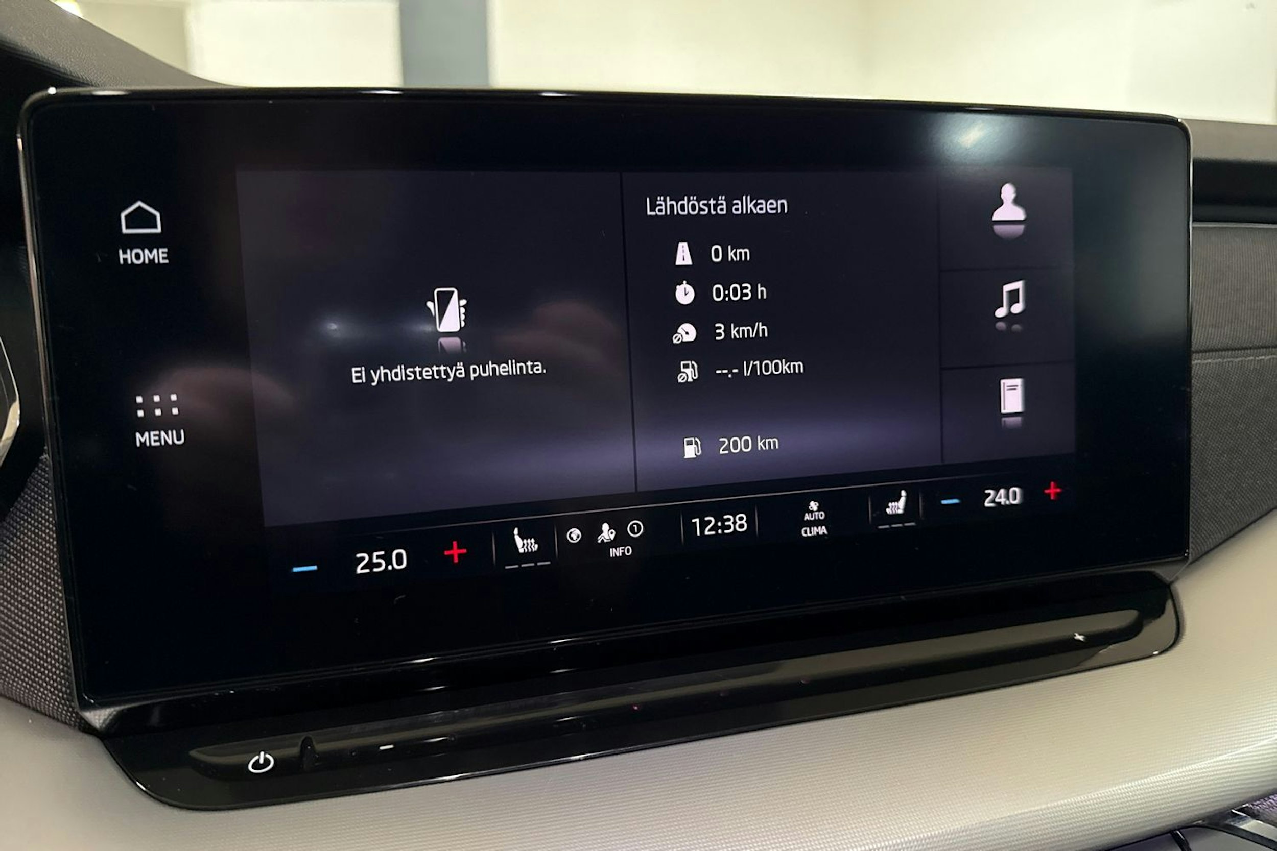 harmaa Skoda Octavia 2021 kuva 22.
