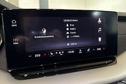 harmaa Skoda Octavia 2021 kuva 22.