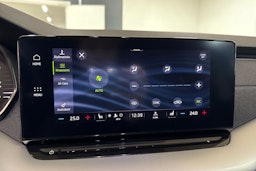 harmaa Skoda Octavia 2021 kuva 25.
