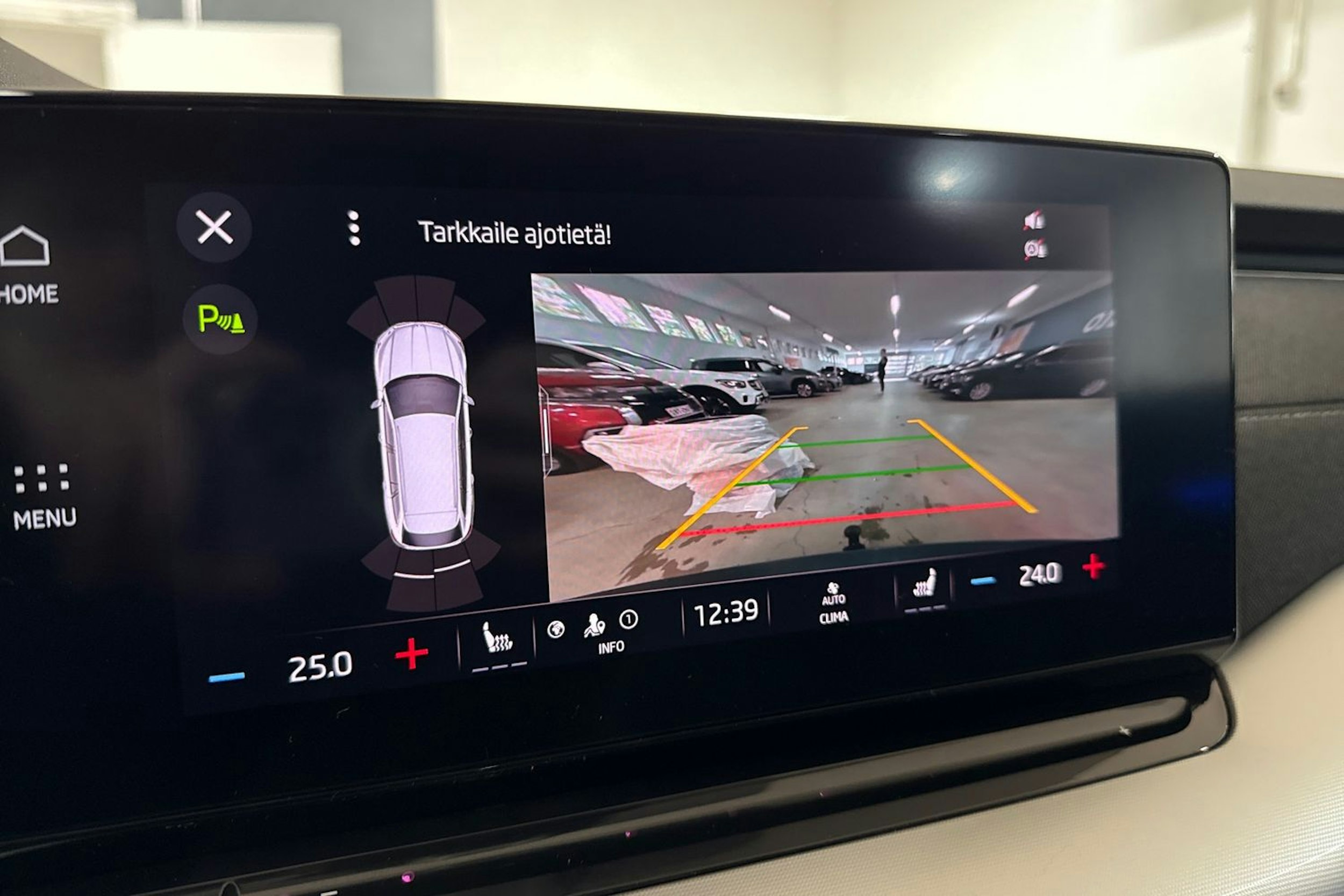 harmaa Skoda Octavia 2021 kuva 26.