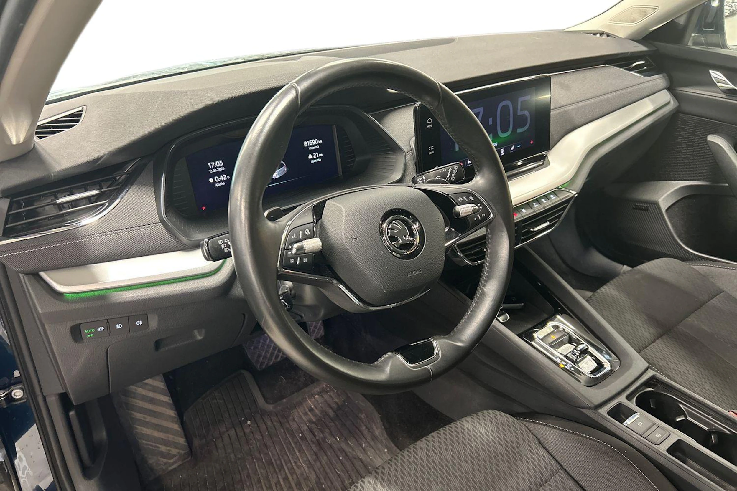sininen Skoda Octavia 2021 kuva 3.