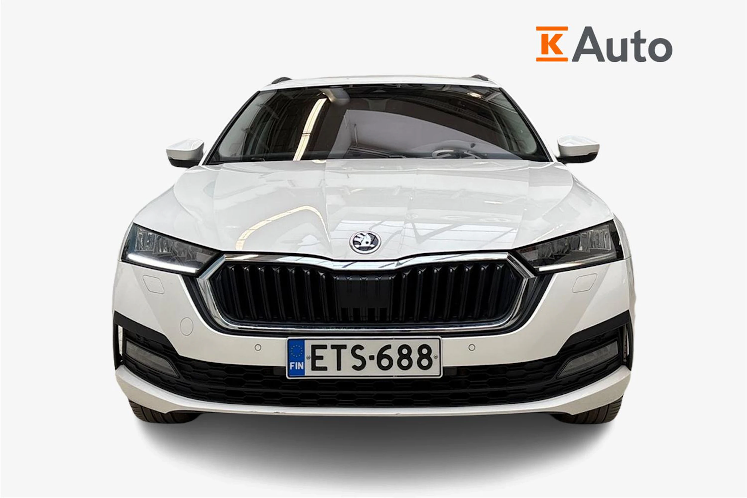 valkoinen Skoda Octavia 2021 kuva 4.