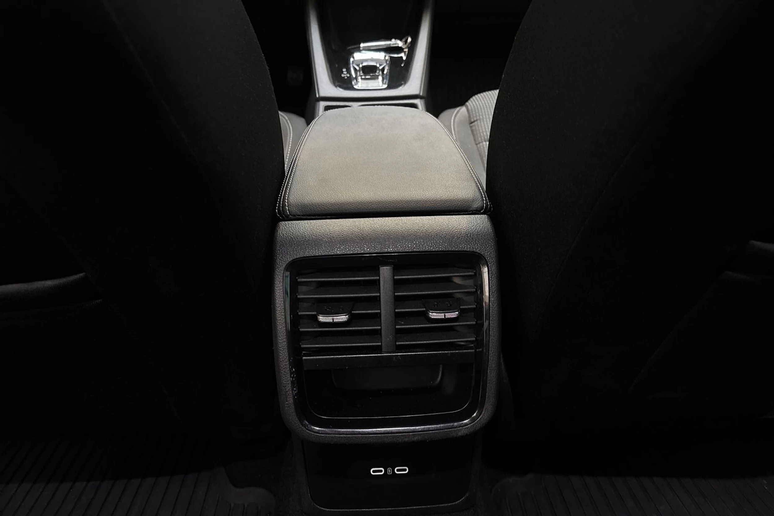 valkoinen Skoda Octavia 2021 kuva 13.