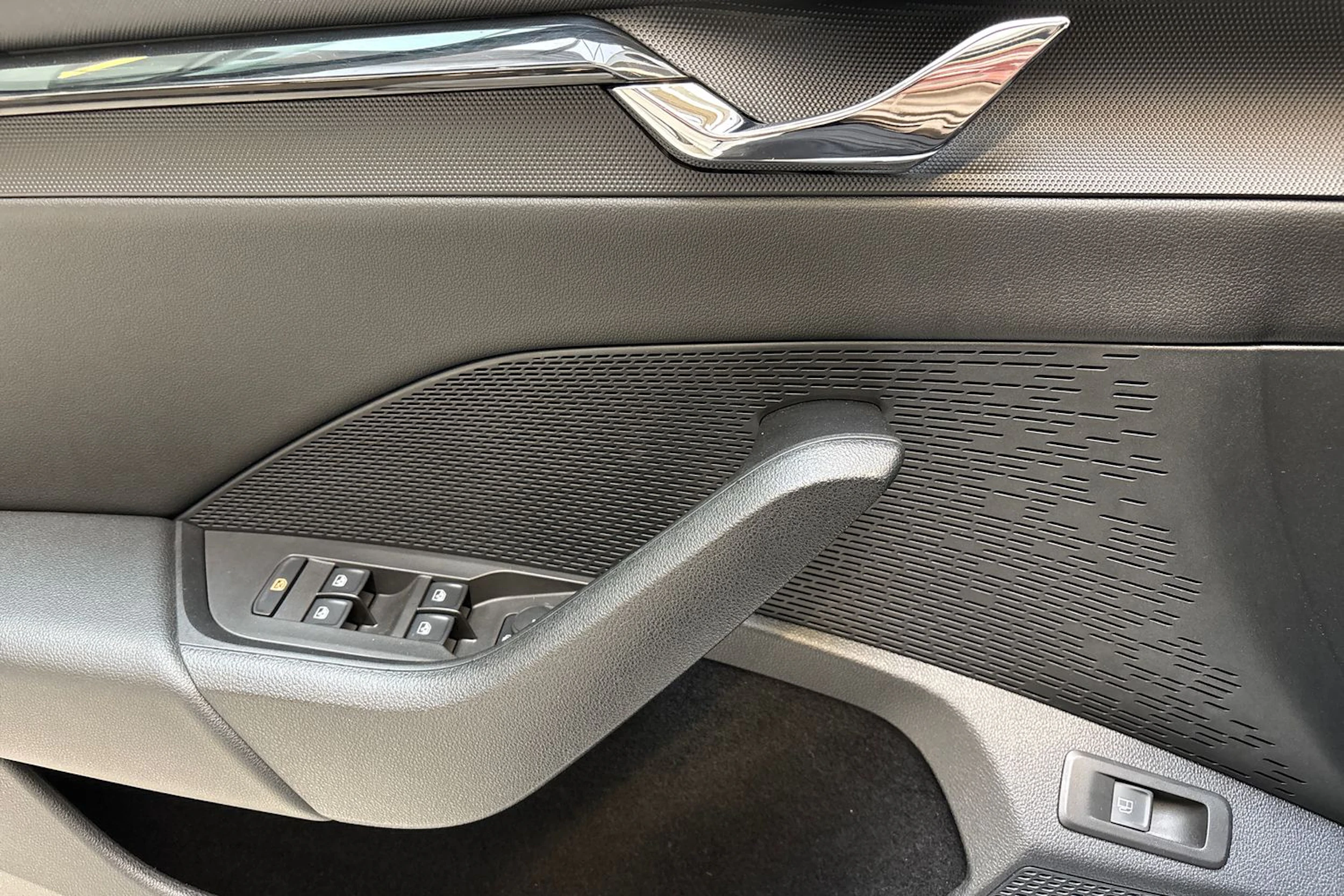 valkoinen Skoda Octavia 2021 kuva 14.