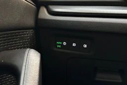 valkoinen Skoda Octavia 2021 kuva 15.