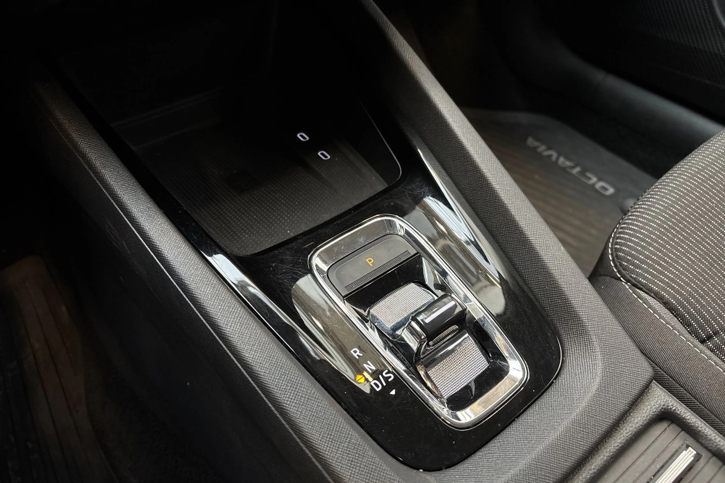 valkoinen Skoda Octavia 2021 kuva 21.