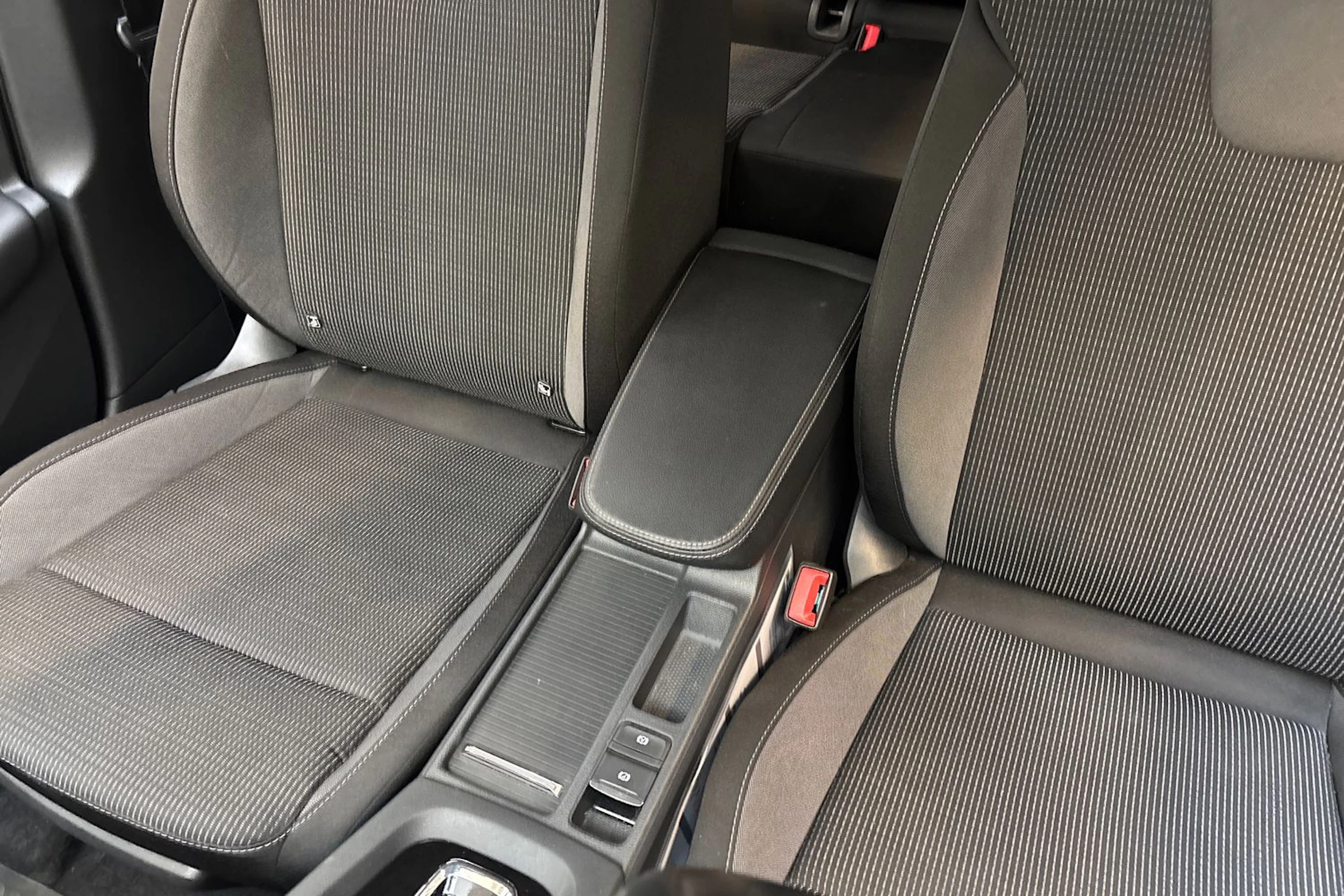 valkoinen Skoda Octavia 2021 kuva 22.