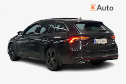 musta Skoda Octavia 2021 kuva 2.