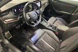 musta Skoda Octavia 2021 kuva 3.