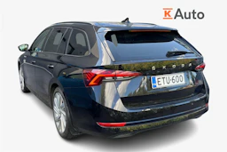 musta Skoda Octavia 2021 kuva 2.