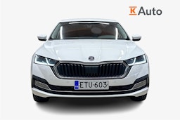 valkoinen Skoda Octavia 2021 kuva 5.