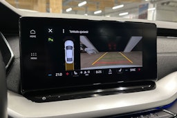 valkoinen Skoda Octavia 2021 kuva 19.
