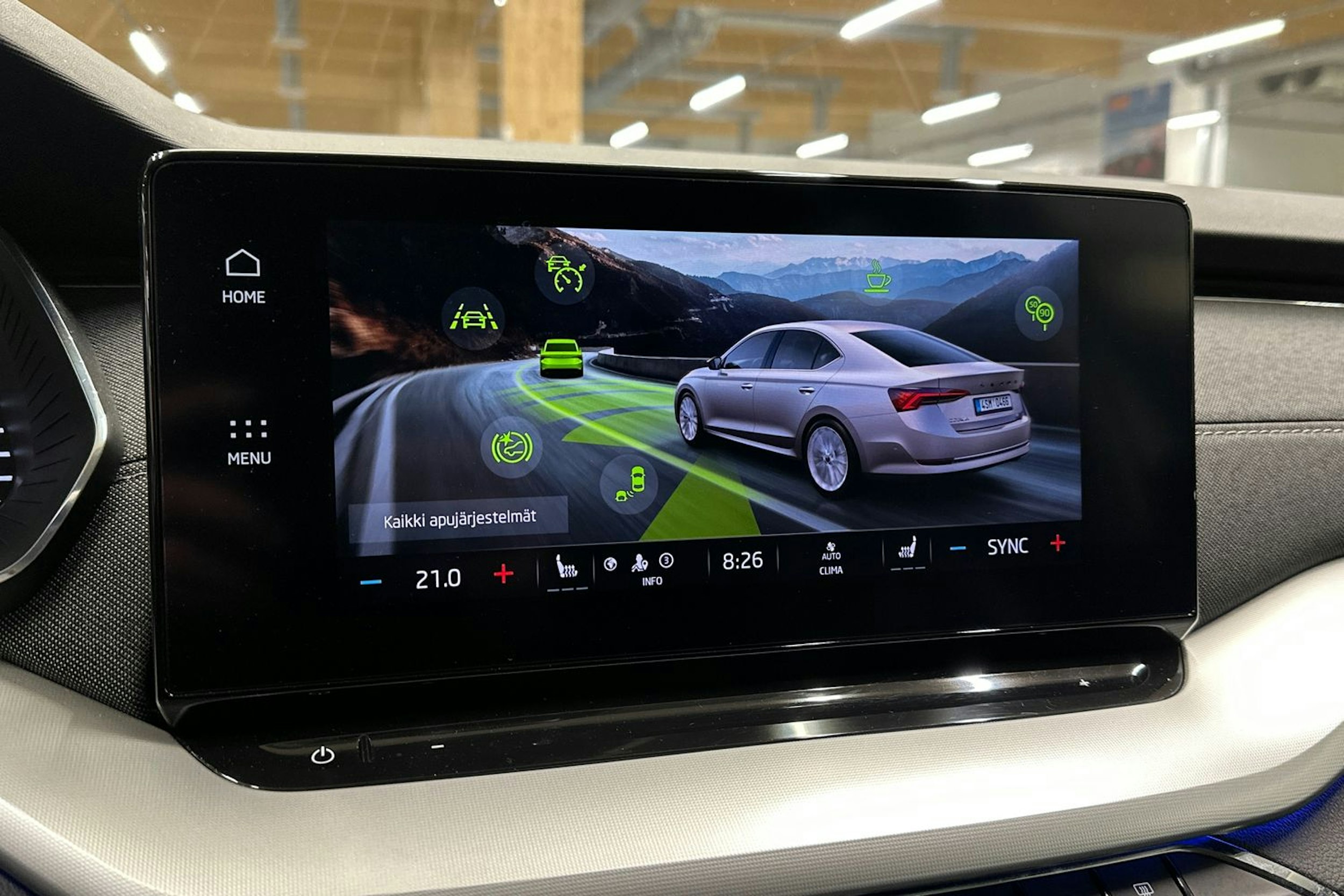 valkoinen Skoda Octavia 2021 kuva 22.