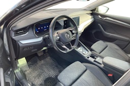 harmaa Skoda Octavia 2021 kuva 3.