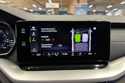 valkoinen Skoda Octavia 2021 kuva 20.