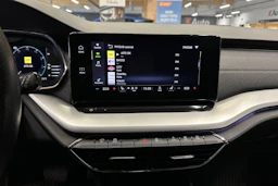 valkoinen Skoda Octavia 2021 kuva 21.