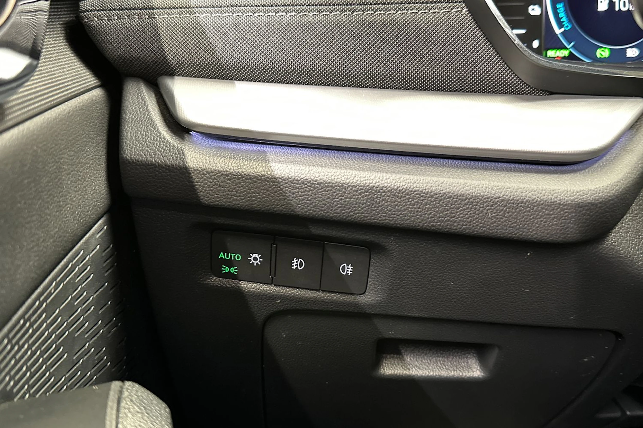 valkoinen Skoda Octavia 2021 kuva 25.