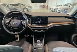 valkoinen Skoda Octavia 2022 kuva 11.