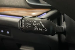 valkoinen Skoda Octavia 2022 kuva 16.