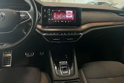 valkoinen Skoda Octavia 2022 kuva 19.