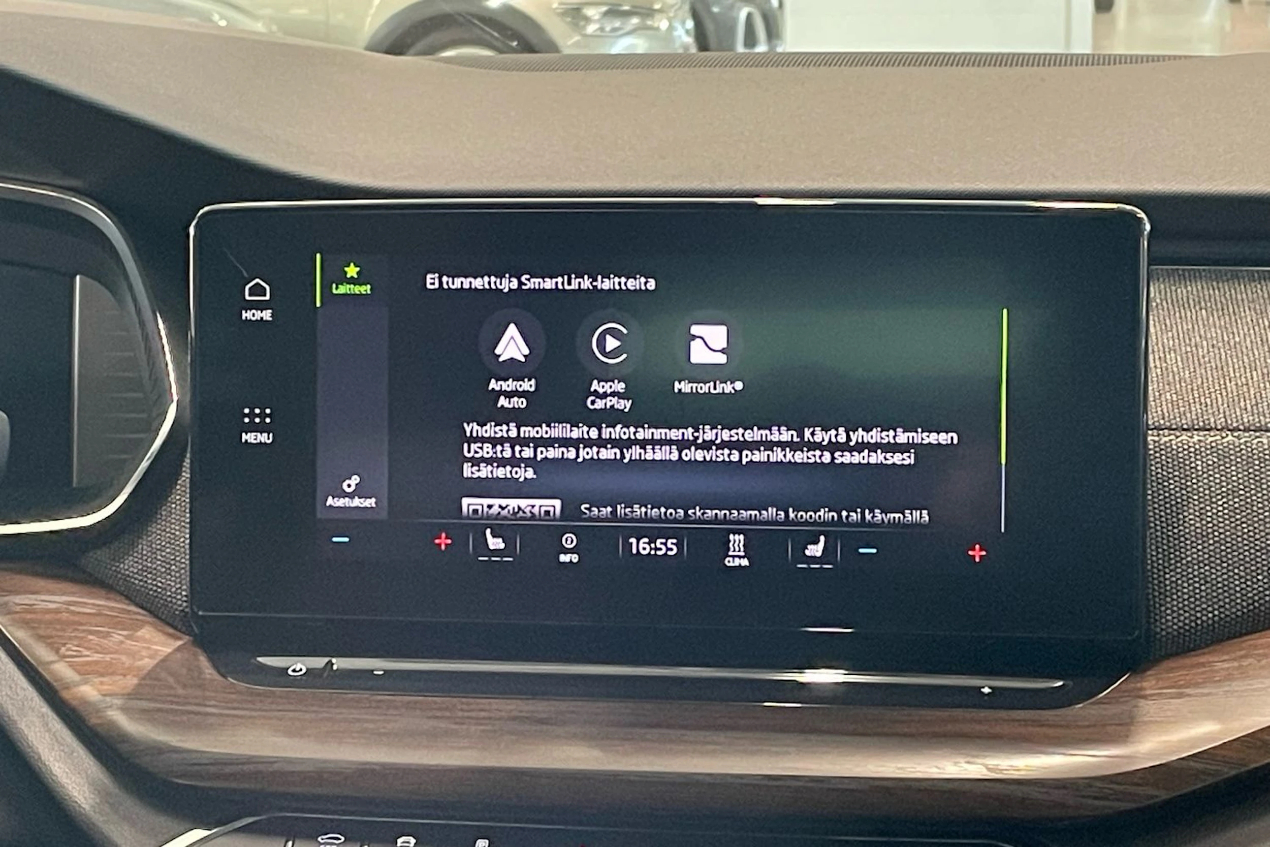 valkoinen Skoda Octavia 2022 kuva 24.