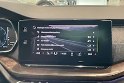 valkoinen Skoda Octavia 2022 kuva 26.