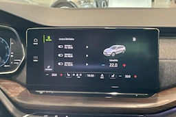 valkoinen Skoda Octavia 2022 kuva 27.