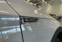 valkoinen Skoda Octavia 2022 kuva 36.