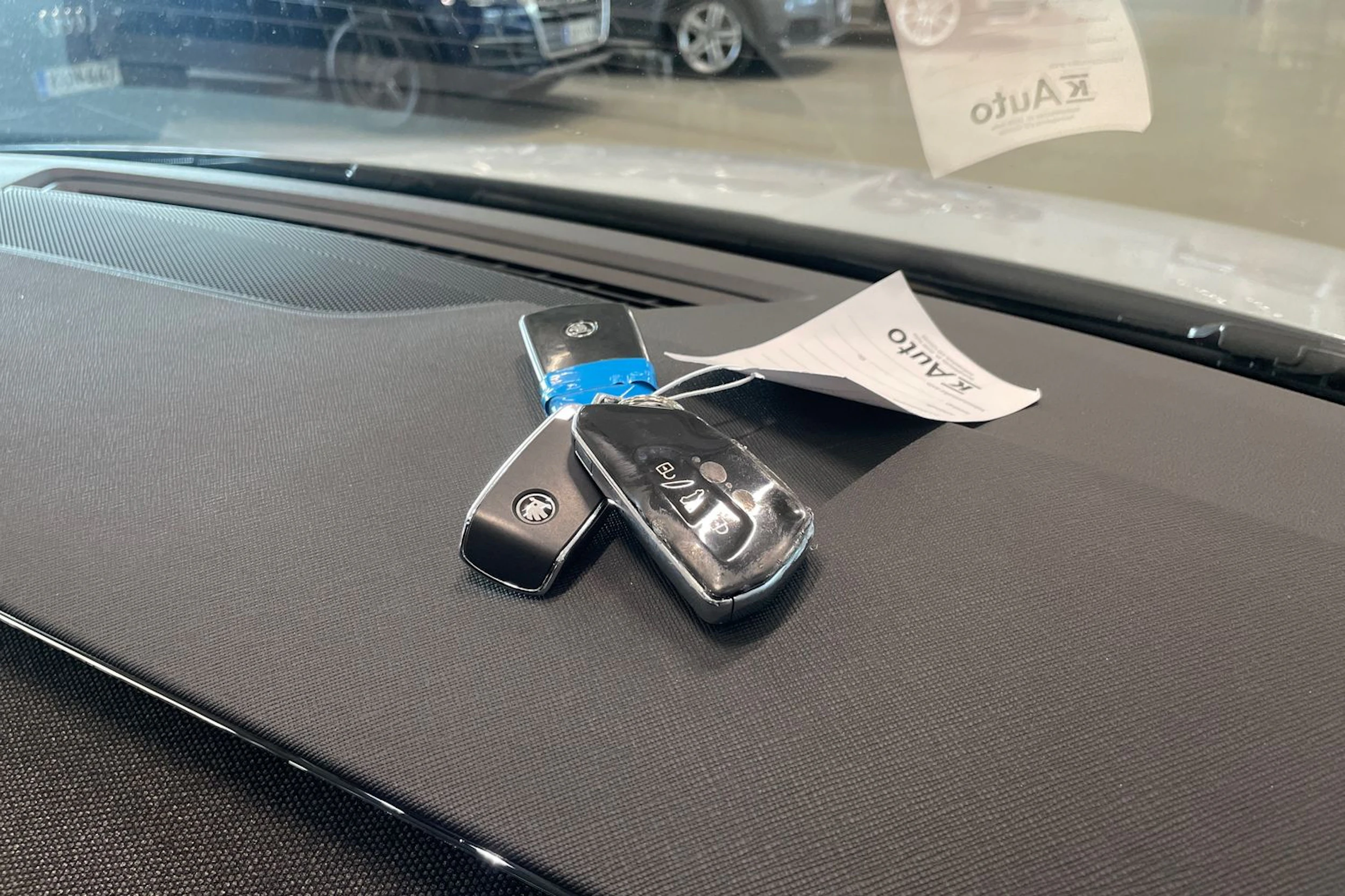 valkoinen Skoda Octavia 2022 kuva 40.