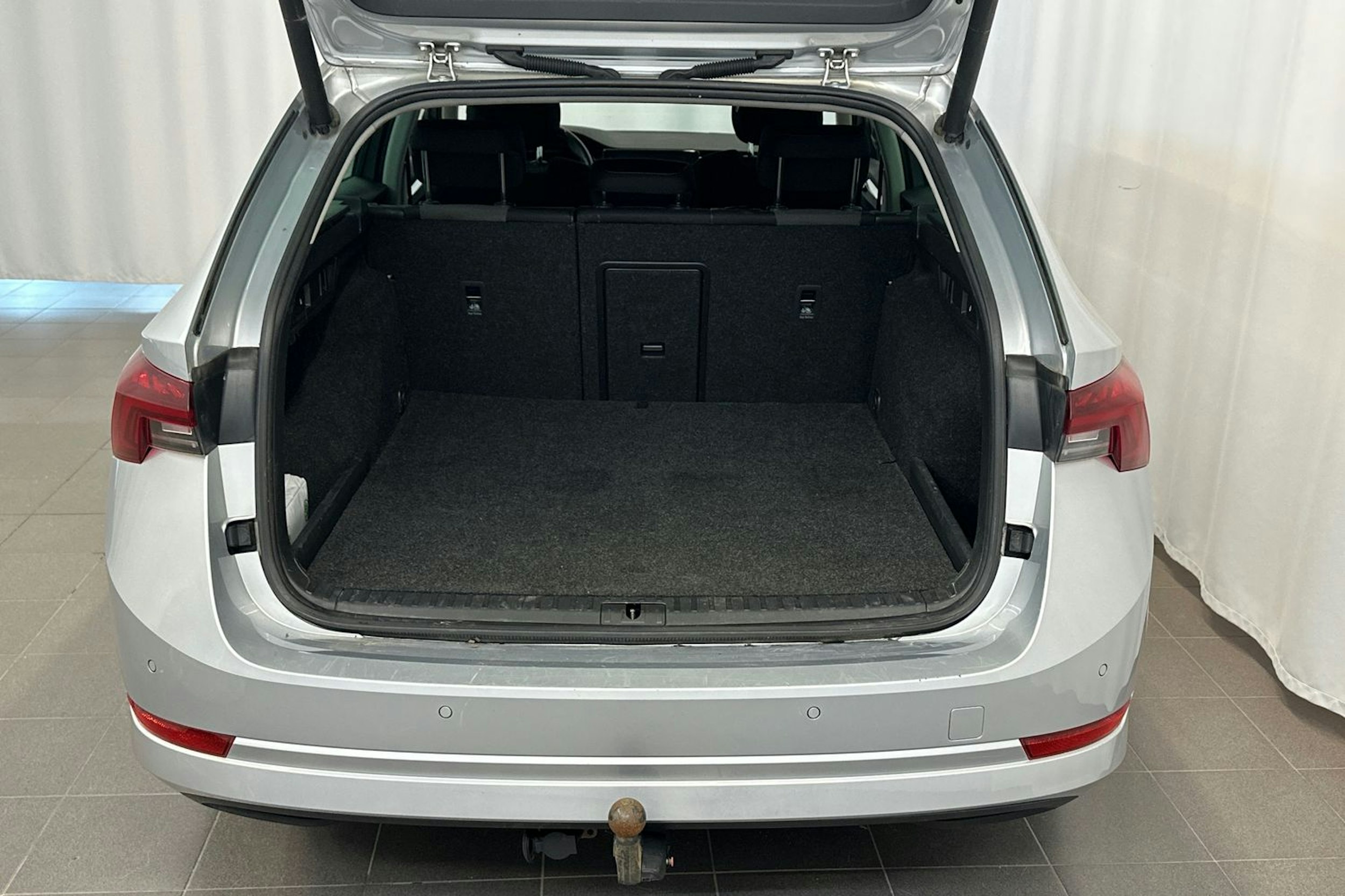 Hopea Skoda OCTAVIA 2021 kuva 10.