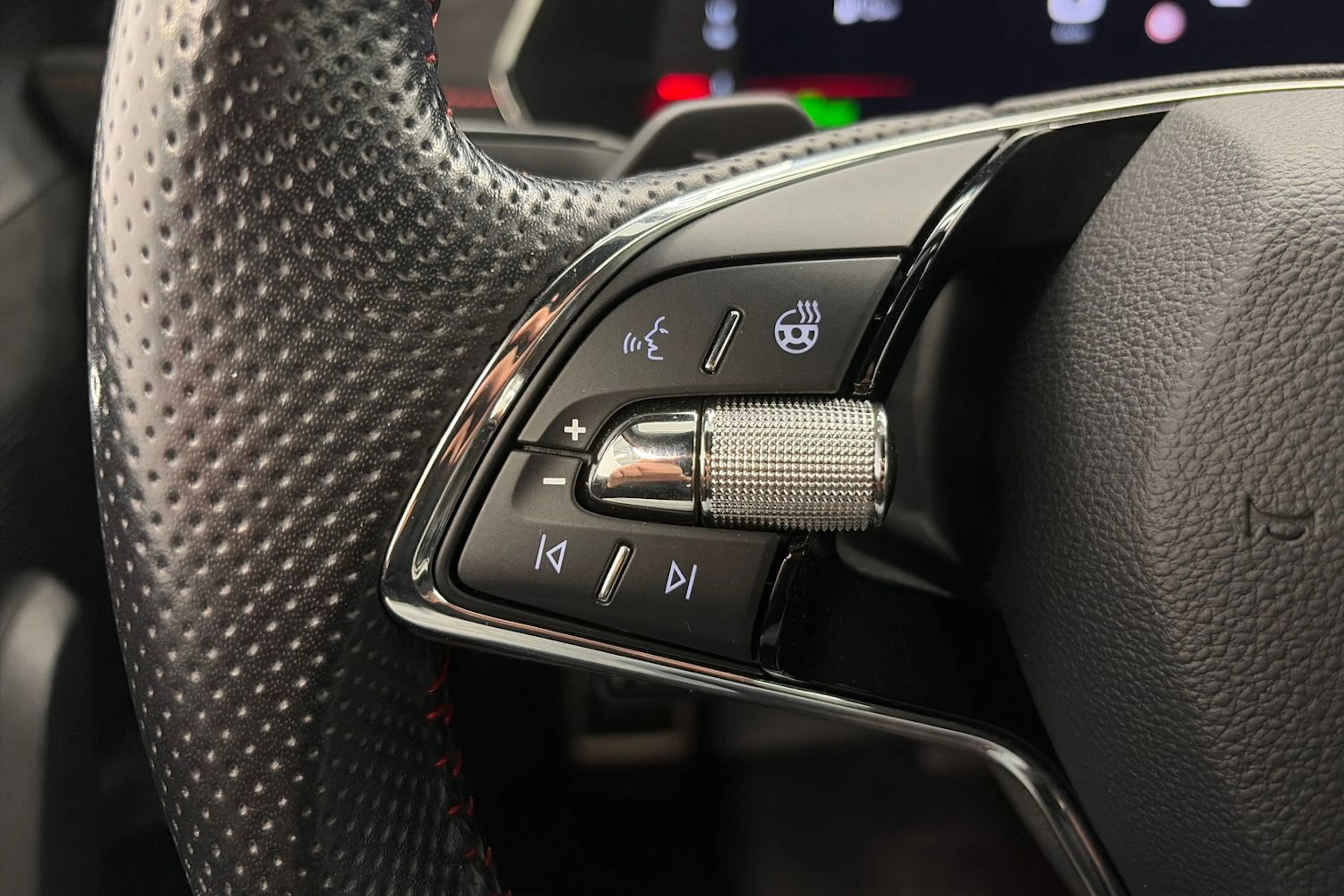 punainen Skoda Octavia 2021 kuva 12.