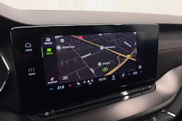 punainen Skoda Octavia 2021 kuva 17.