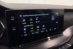 punainen Skoda Octavia 2021 kuva 20.