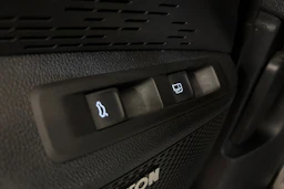punainen Skoda Octavia 2021 kuva 22.