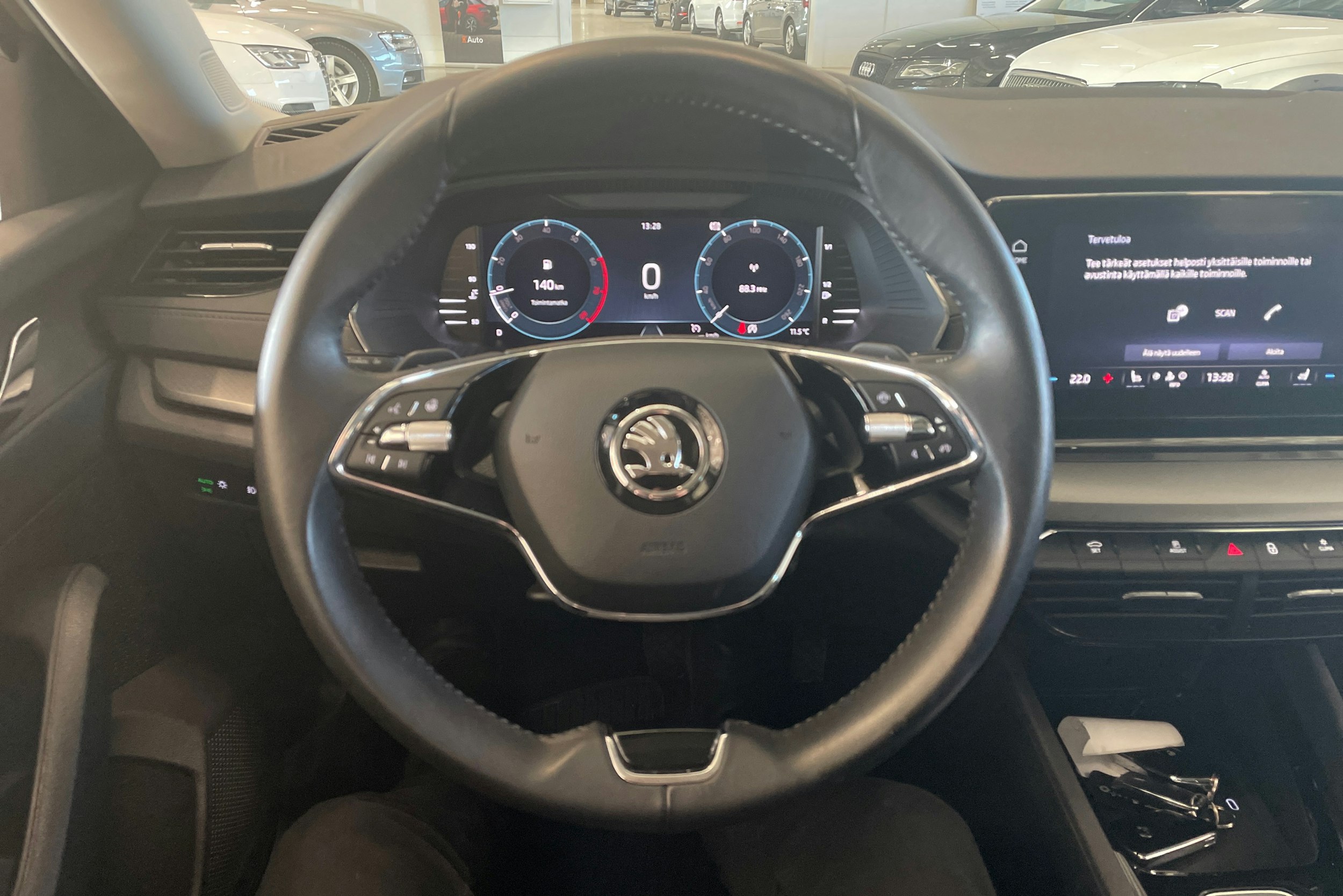 met. ruskea (beige) Skoda Octavia 2021 kuva 12.