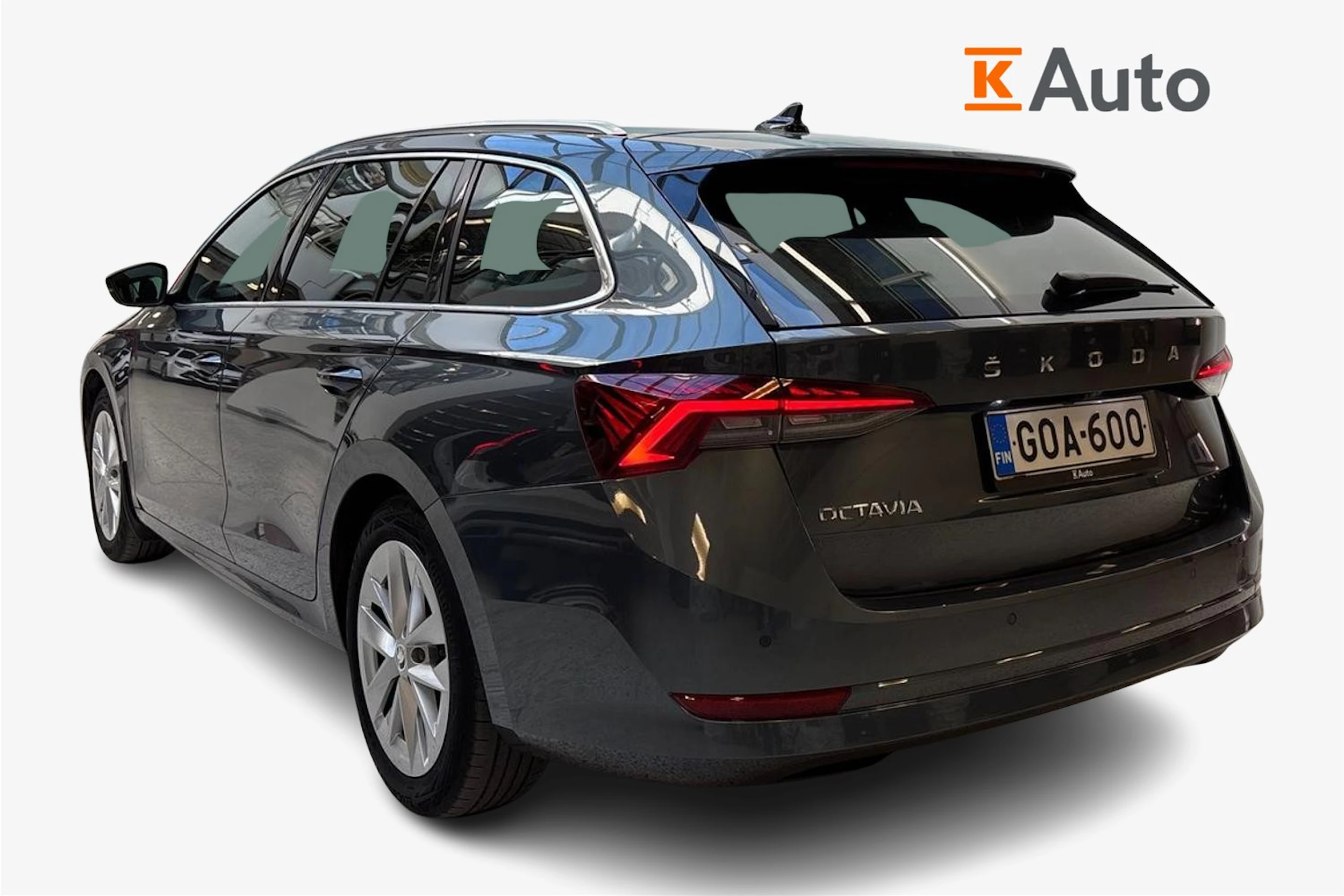 harmaa Skoda Octavia 2021 kuva 3.