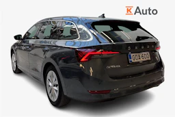 harmaa Skoda Octavia 2021 kuva 3.