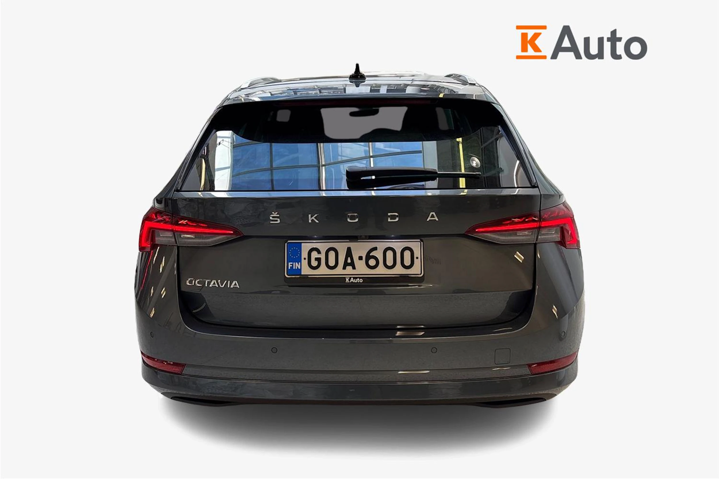 harmaa Skoda Octavia 2021 kuva 4.